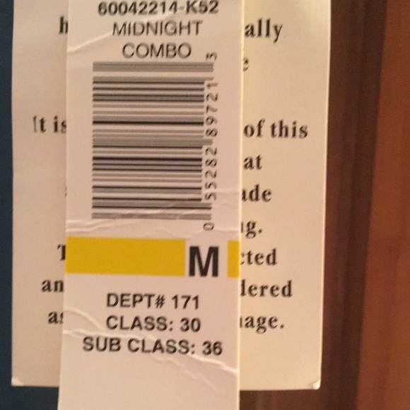 Shirt- size medium - Picture 4 of 4